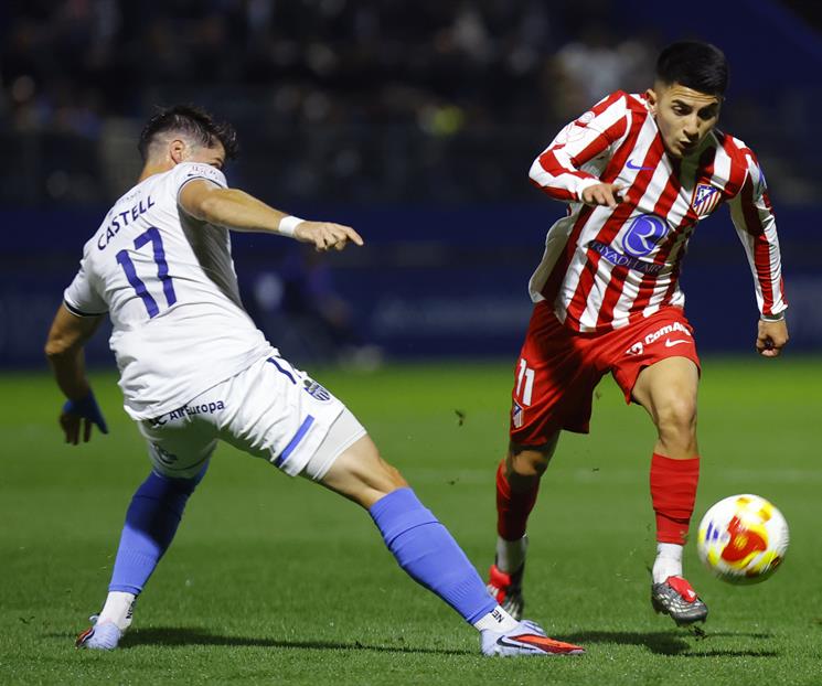 Sufre Atlético de Madrid pero avanza en la Copa del Rey Sufre Atlético de Madrid pero avanza en la Copa del Rey