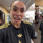 Marta felicita a Ovalle con camiseta de M&eacute;xico