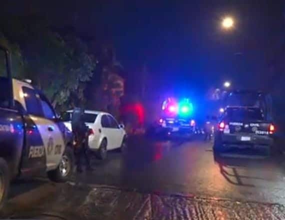 Una adolescente de 12 a&ntilde;os de edad result&oacute; lesionada de un balazo en la frente, anoche en calles de la Colonia San &Aacute;ngel Sur, en Monterrey.