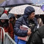 Lluvia y desorganizaci&oacute;n, arruinan entrega de libros de Taibo
