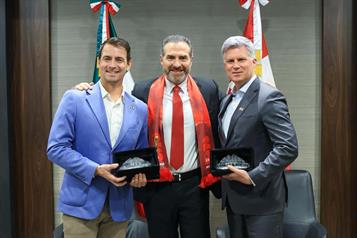 Se re&uacute;ne Adri&aacute;n con embajador de Canad&aacute; en M&eacute;xico