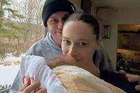 Debuta Pete Davidson como pap&aacute; con su novia Elsie Hewitt