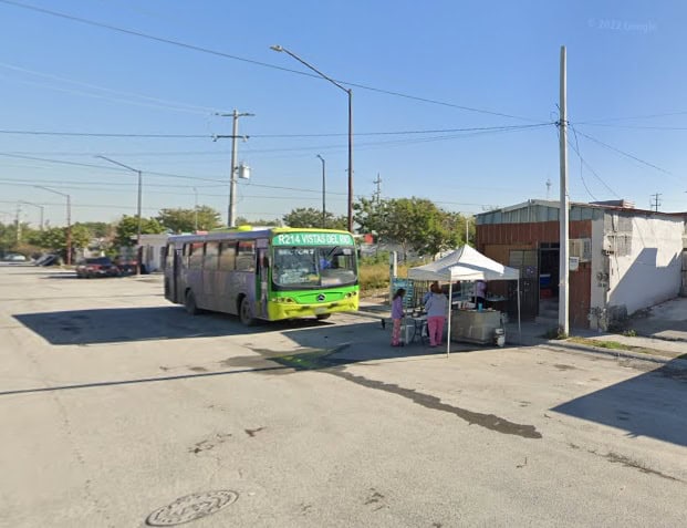 Un hombre de la tercera edad, result&oacute; con diversas lesiones, atropellado por un cami&oacute;n de la ruta 214 al interior de la base del transporte, ubicada en el municipio de Guadalupe.