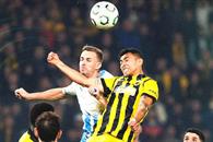 AEK de Orbel&iacute;n avanza en Conference League