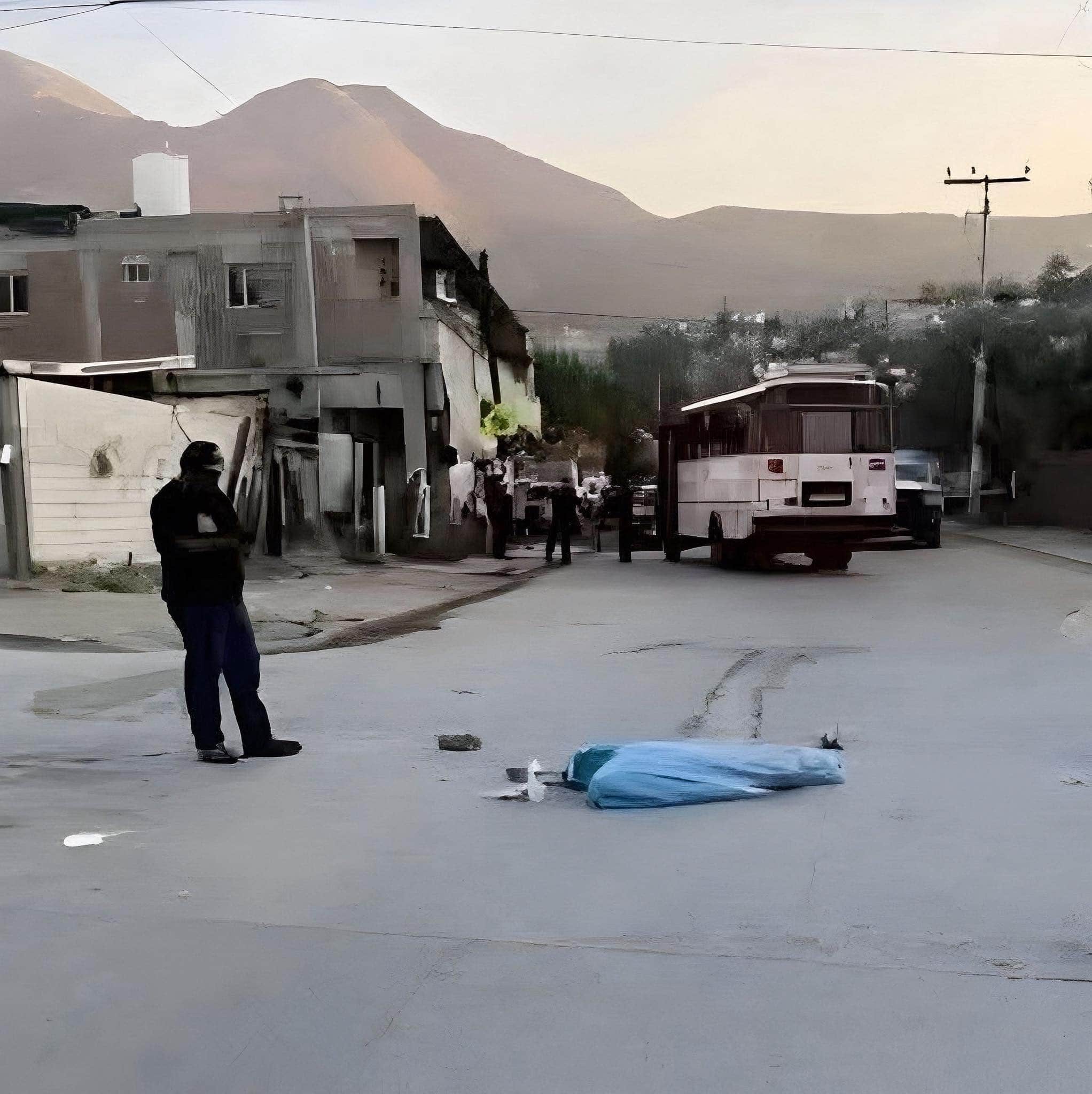 Un menor de apenas ocho a&ntilde;os de edad, perdi&oacute; la vida en forma tr&aacute;gica al ser arrollado por una ruta urbana, cuando se divert&iacute;a en su pat&iacute;n del diablo en la zona de la colonia La Alianza de Monterrey.