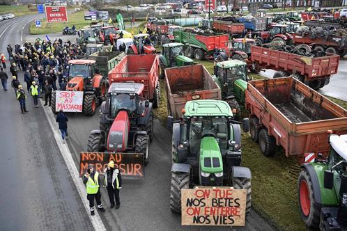 Protestan agricultores en Francia