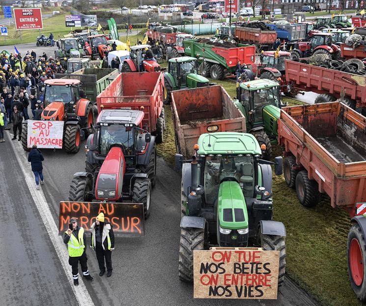 Protestan agricultores en Francia