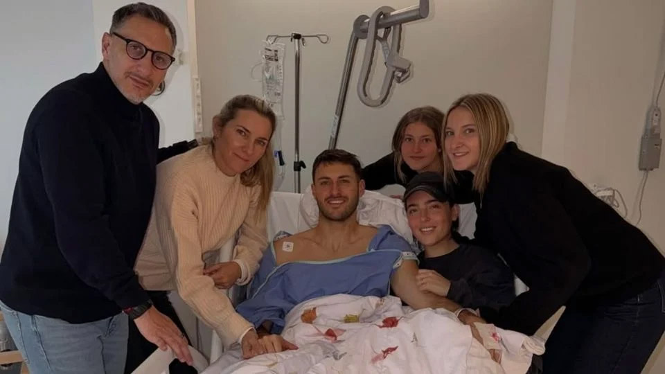 Supera Santiago Gim&eacute;nez con &eacute;xito operaci&oacute;n de tobillo