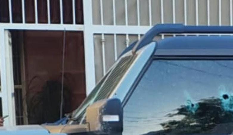 Ejecutan a abogado en camioneta en San Nicol&aacute;s