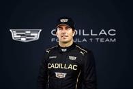 Conoce Checo a su ingeniero de carrera en Cadillac