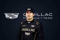 Conoce Checo a su ingeniero de carrera en Cadillac