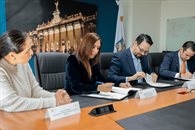 Firma Secretar&iacute;a de Econom&iacute;a convenio con empresas