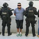 Detienen a hombre con drogas; tiene orden de aprehensi&oacute;n