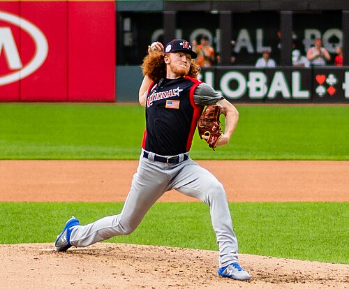 Refuerza Dustin May a los Cardenales