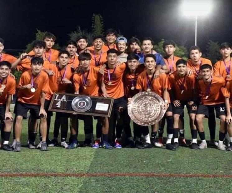 Santiago FC se corona en la Liga 4