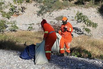 Realizan nueva jornada de limpieza en el r&iacute;o Santa Catarina