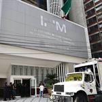 Elementos de INM, separados por pedir dinero a paisanos: Sheinbaum