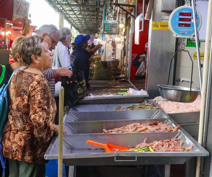 Profeco llama a cuidar el gasto en Navidad