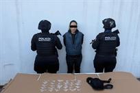 Detienen a mujer con droga