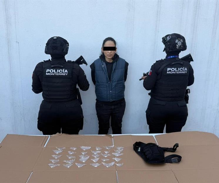 Detienen a mujer con droga