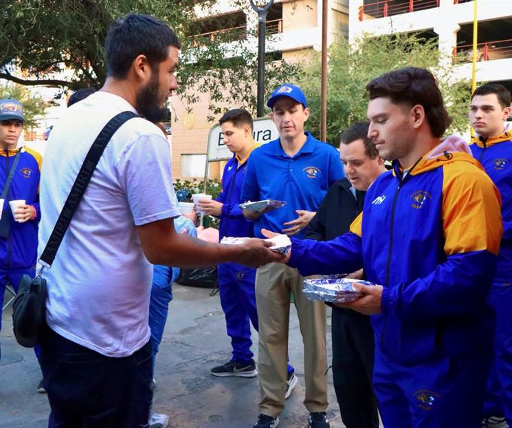 Entregan Aut&eacute;nticos comida a pacientes de HU
