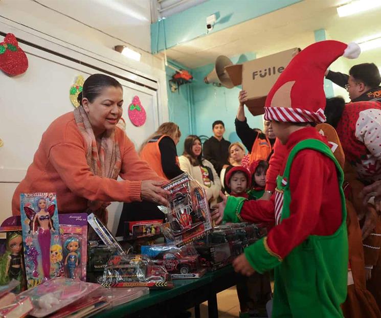 Lleva DIF alegr&iacute;a a ni&ntilde;os de planteles escolares