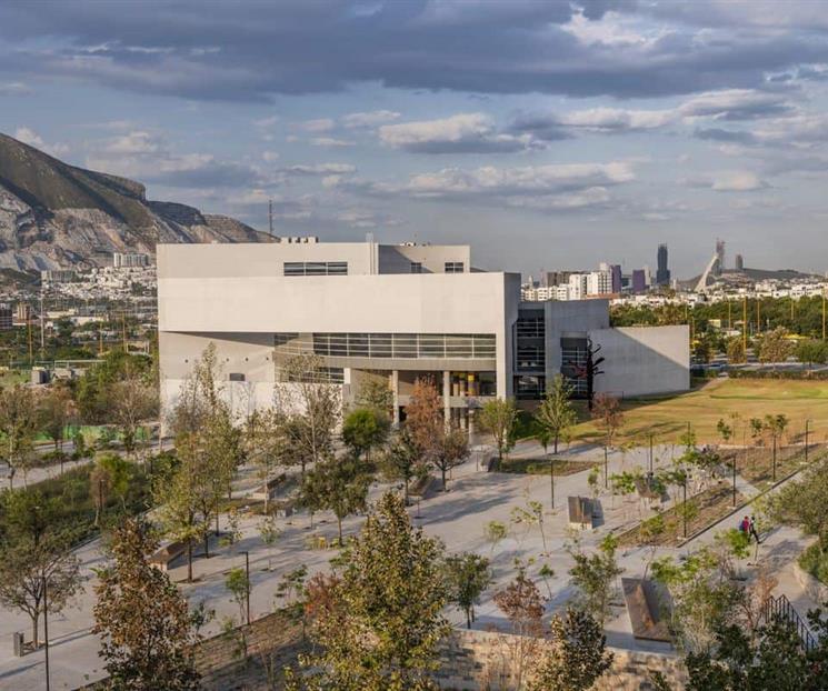 Destaca UDEM en rankings internacionales