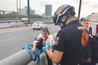 Vuelca conductora en Morones Prieto