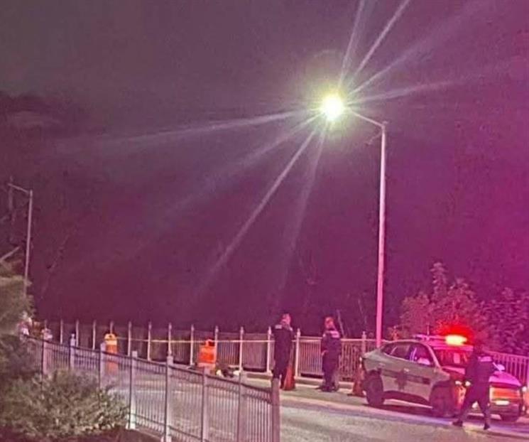 Pierde la vida motociclista tras estrellarse contra poste en Linares