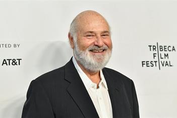 Polic&iacute;a respondi&oacute; a m&uacute;ltiples llamadas en casa de Rob Reiner