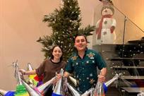 Manda Manuel Guerra a descansar a comerciantes y les compra todo