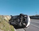 Termina camioneta volcada en Salinas