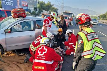 Queda herido al estrellarse  en torre de alta tensi&oacute;n