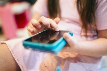 Busca PT prohibir uso de celulares y dispositivos m&oacute;viles en escuela