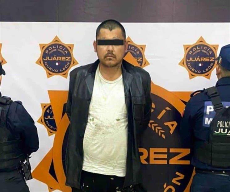 Conduce auto robado, lo persiguen y detienen