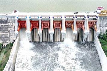 Mantiene El Cuchillo compuertas abiertas para pagar deuda a EU