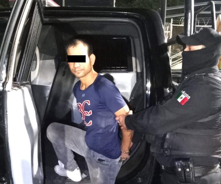 Lo arrestan por golpear a madre e hija