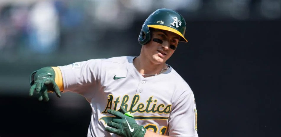 Retienen Atl&eacute;ticos a Tyler Soderstrom