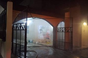 Veladora encendida ocasiona incendio en domicilio de Linares