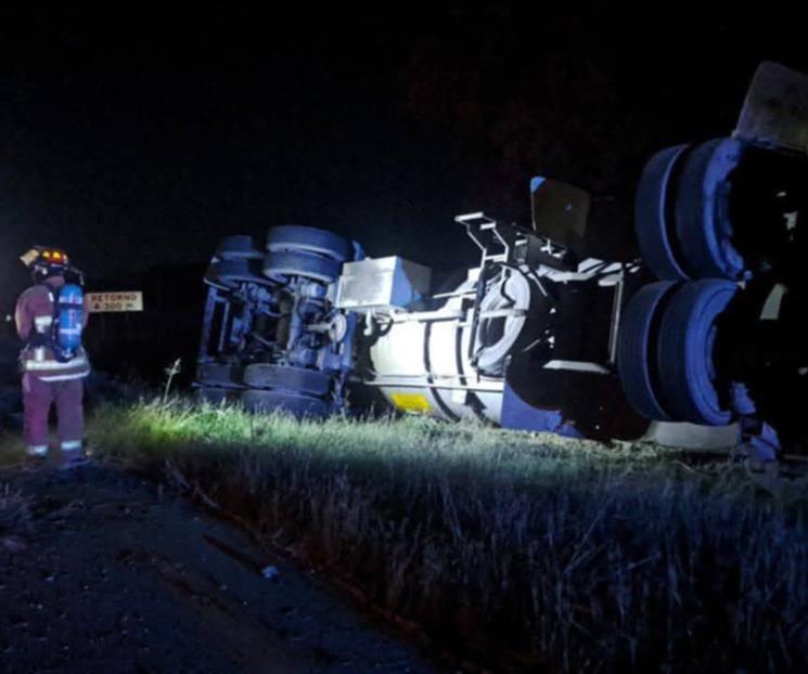 Termina volcada pipa en Montemorelos y derrama qu&iacute;mico