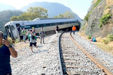 Deja Descarrilamiento del Tren Interoce&aacute;nico 13 muertos