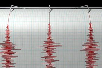 Sacude fuerte sismo el norte de Per&uacute; y deja 25 heridos