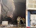 Moviliza incendio en bodegas de Monterrey, hay un herido