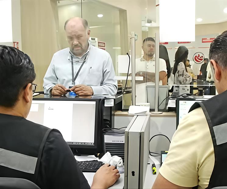 Saturan oficinas del ICV; recomiendan sacar cita en l&iacute;nea