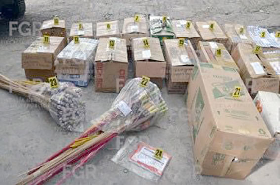 Asegura FGR 347 kilos de pirotecnia en cateo