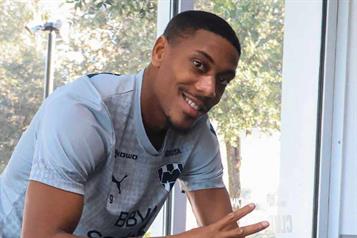 Cierra Rayados a&ntilde;o con pr&aacute;ctica; presenta Martial molestia estomacal