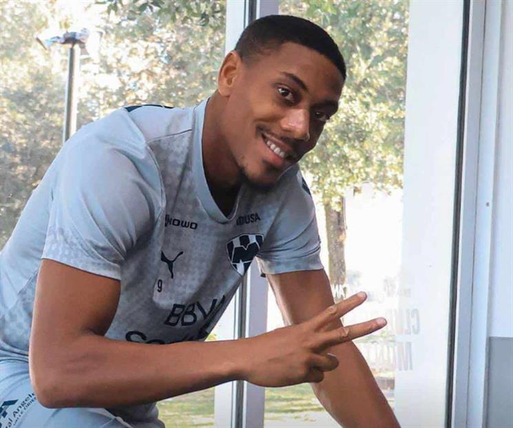 Cierra Rayados a&ntilde;o con pr&aacute;ctica; presenta Martial molestia estomacal