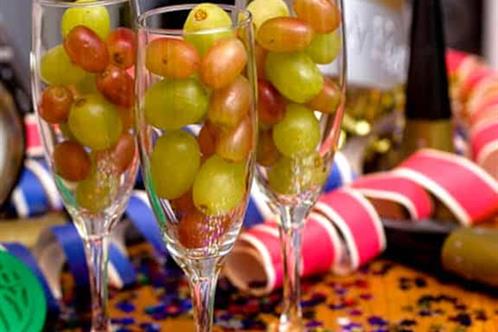 El ritual de las 12 uvas; una a&ntilde;eja tradici&oacute;n del fin de a&ntilde;o