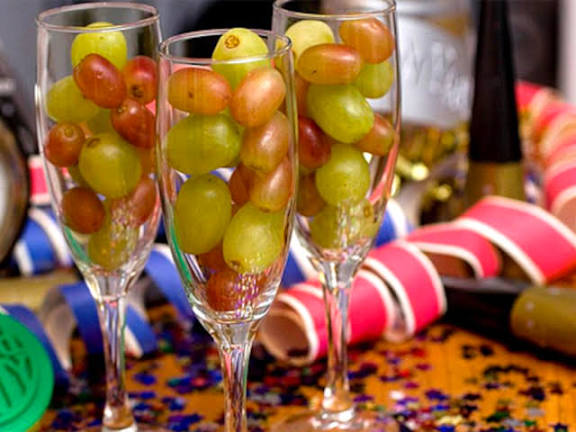 El ritual de las 12 uvas; una añeja tradición del fin de año El ritual de las 12 uvas; una añeja tradición del fin de año
