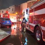 Sospechan que pirotecnia incendia auto